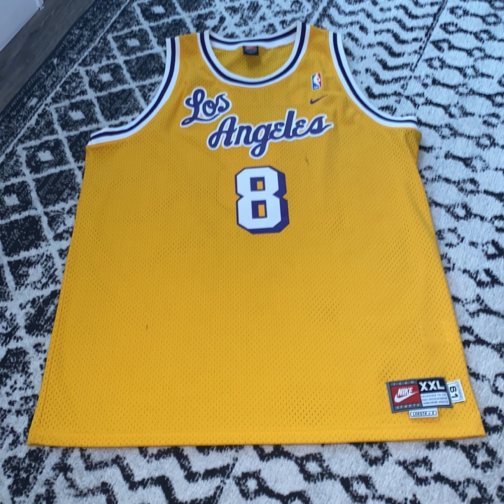 Kobe Bryant - Picture 2 of 6